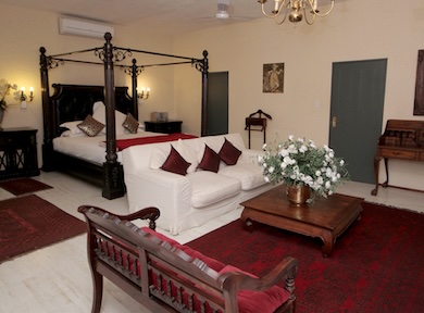 Deluxe Honeymoon suite at Annabel's